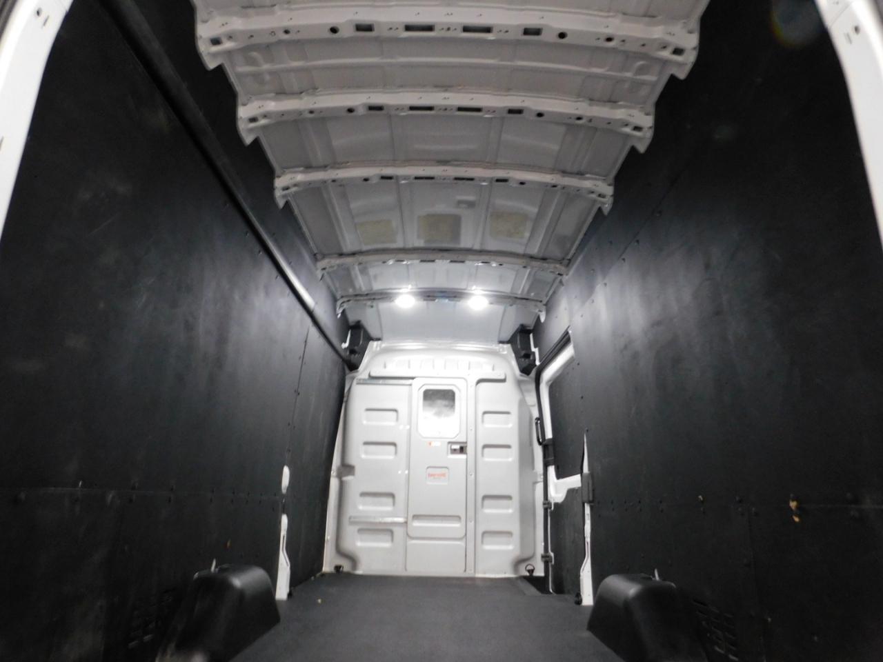Ford Transit 250 Van High Roof w/Sliding Pass. 148-in. WB EL 2025