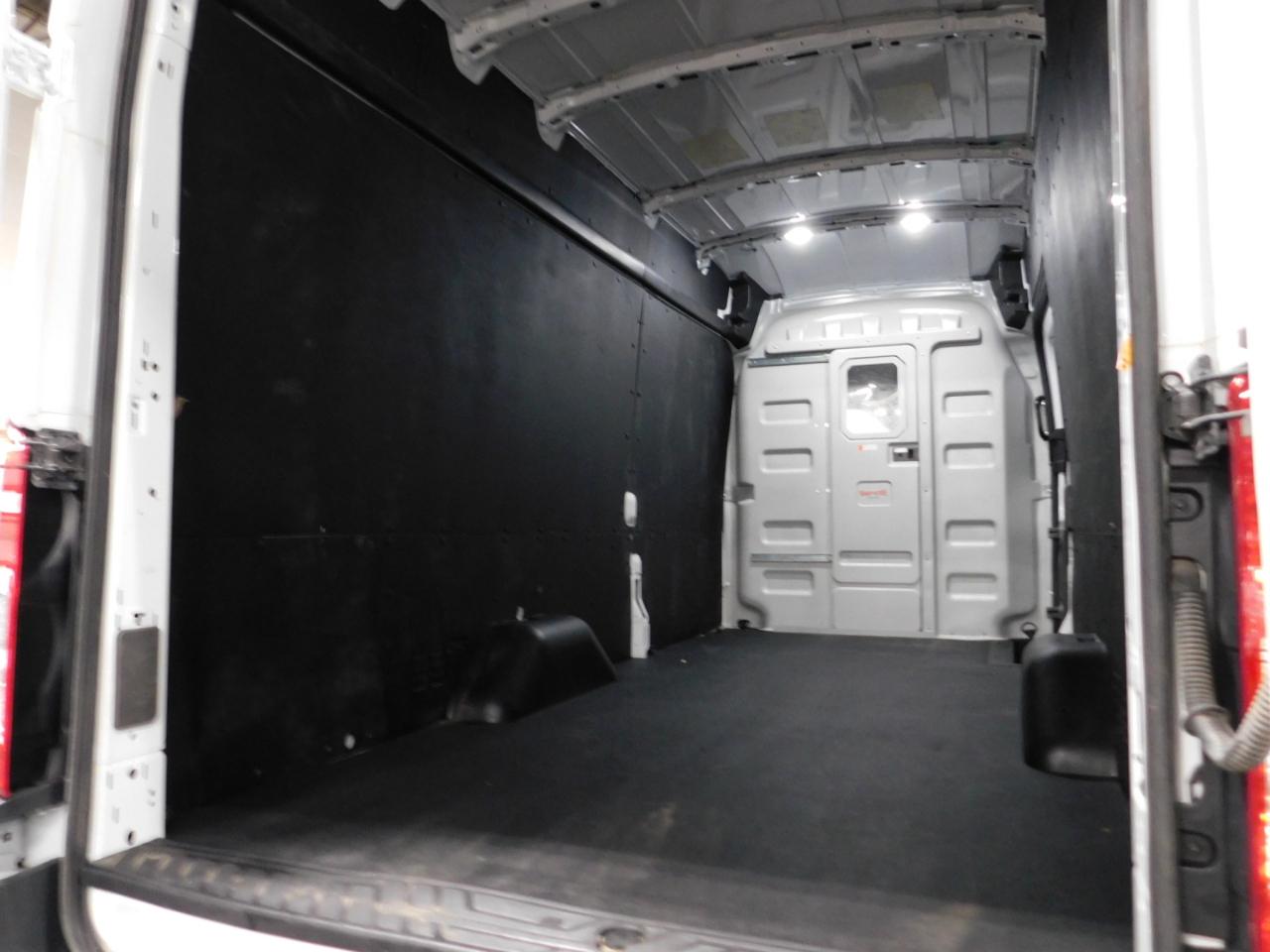 Ford Transit 250 Van High Roof w/Sliding Pass. 148-in. WB EL 2025