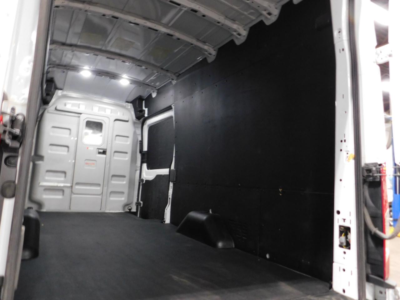 Ford Transit 250 Van High Roof w/Sliding Pass. 148-in. WB EL 2025