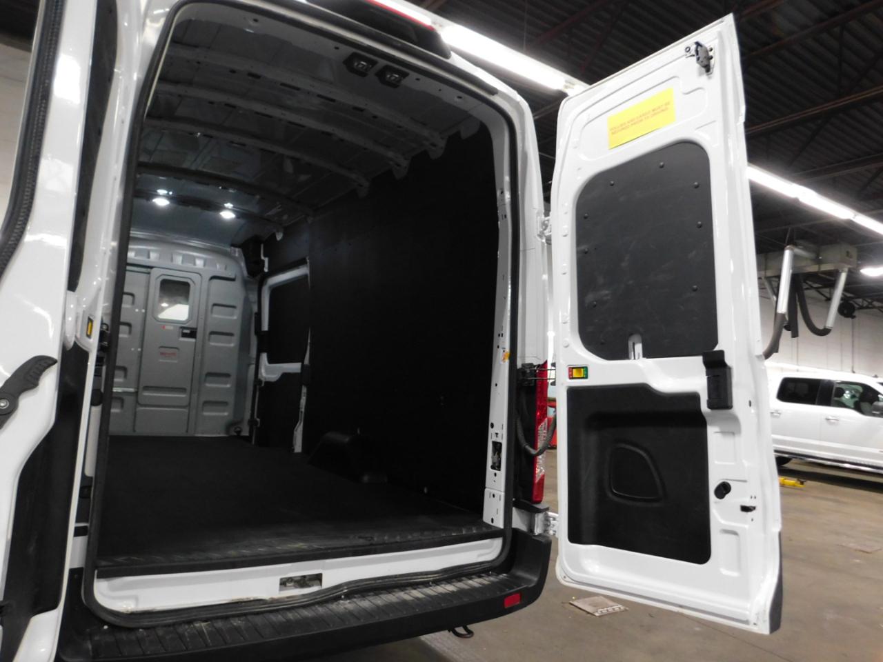 Ford Transit 250 Van High Roof w/Sliding Pass. 148-in. WB EL 2025