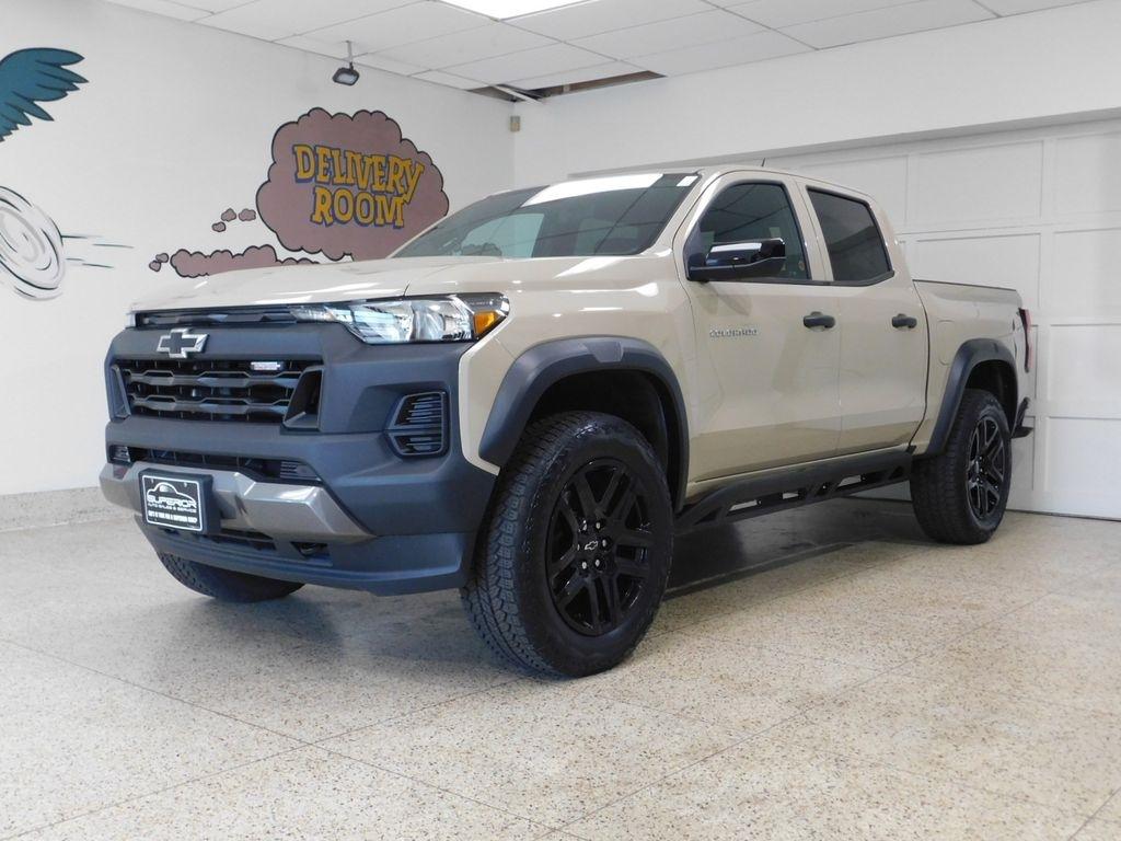 2024 Chevrolet Colorado Trail Boss Crew Cab Short Box 4x4's photo