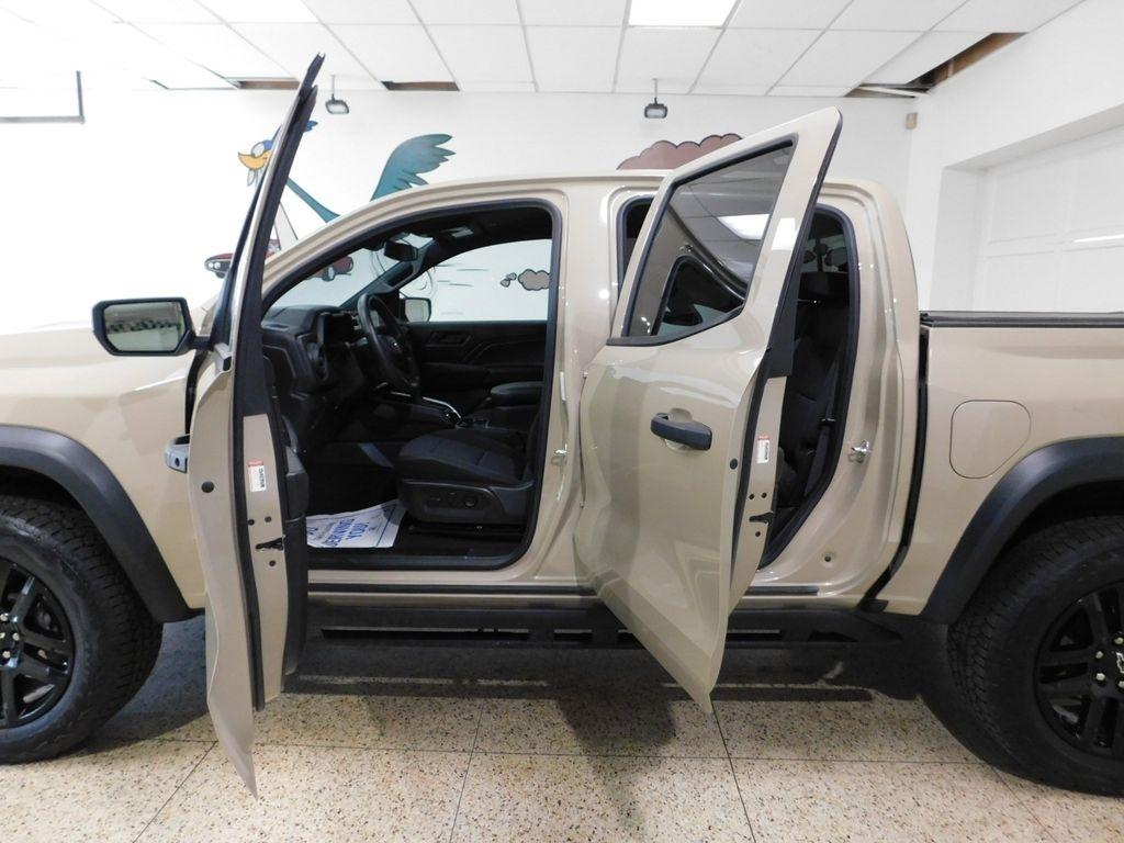 Chevrolet Colorado Trail Boss Crew Cab 4WD 2024