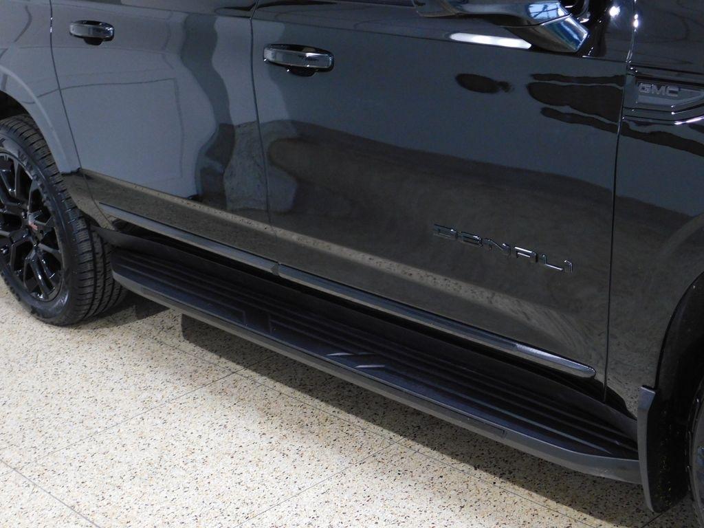 GMC Yukon XL Denali 4WD 2023
