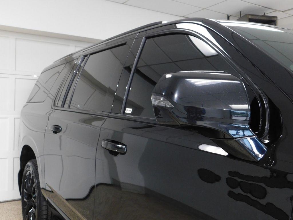 GMC Yukon XL Denali 4WD 2023