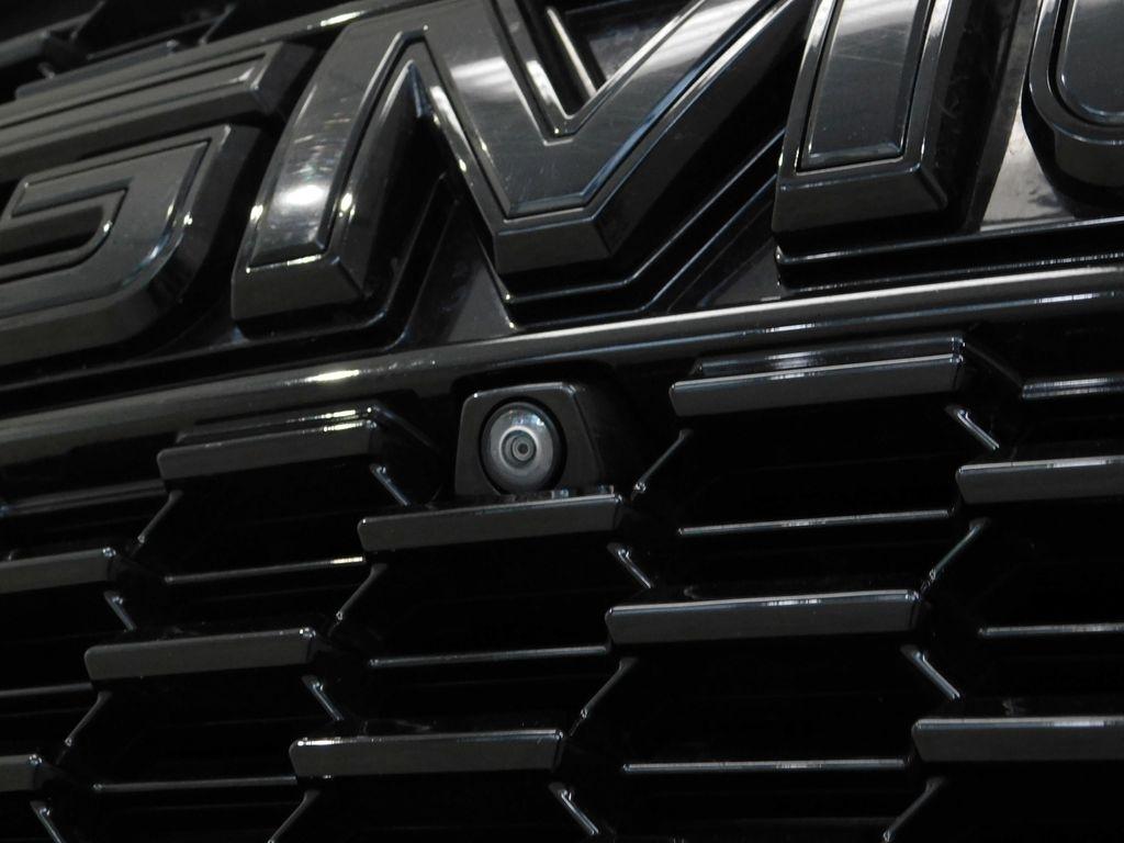 GMC Yukon XL Denali 4WD 2023