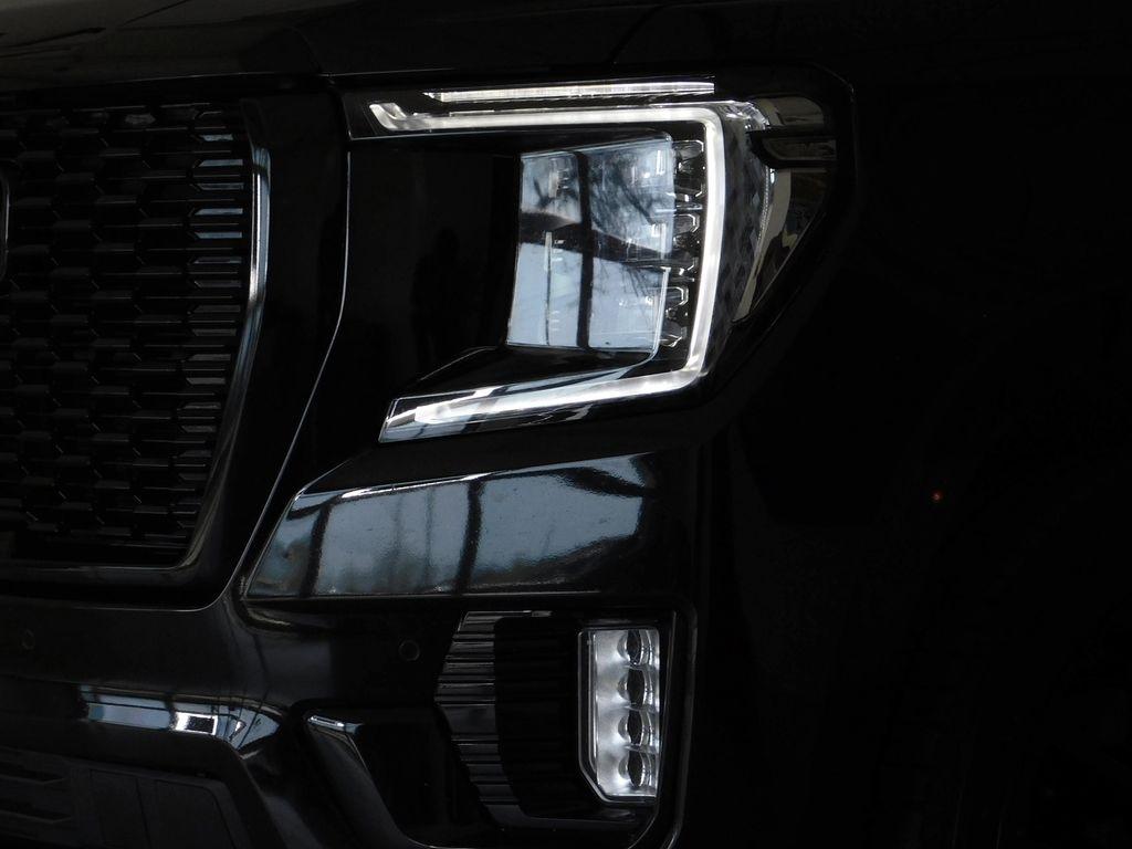 GMC Yukon XL Denali 4WD 2023