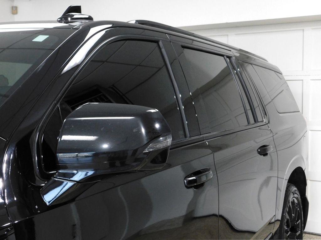 GMC Yukon XL Denali 4WD 2023