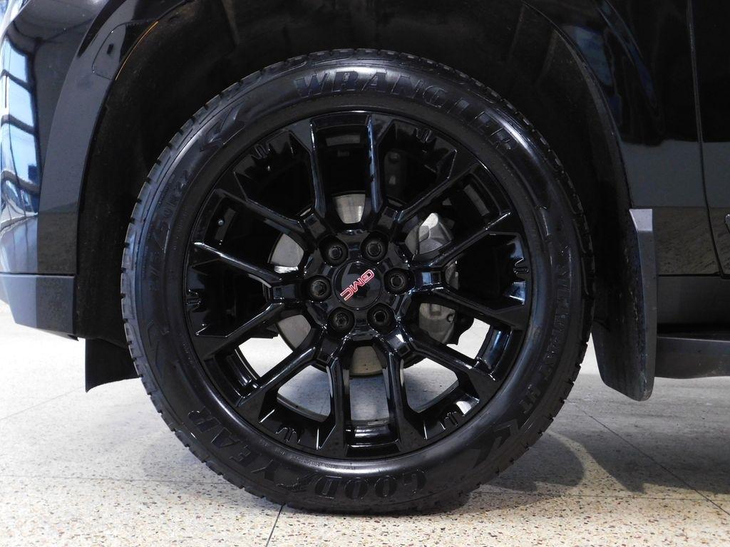GMC Yukon XL Denali 4WD 2023