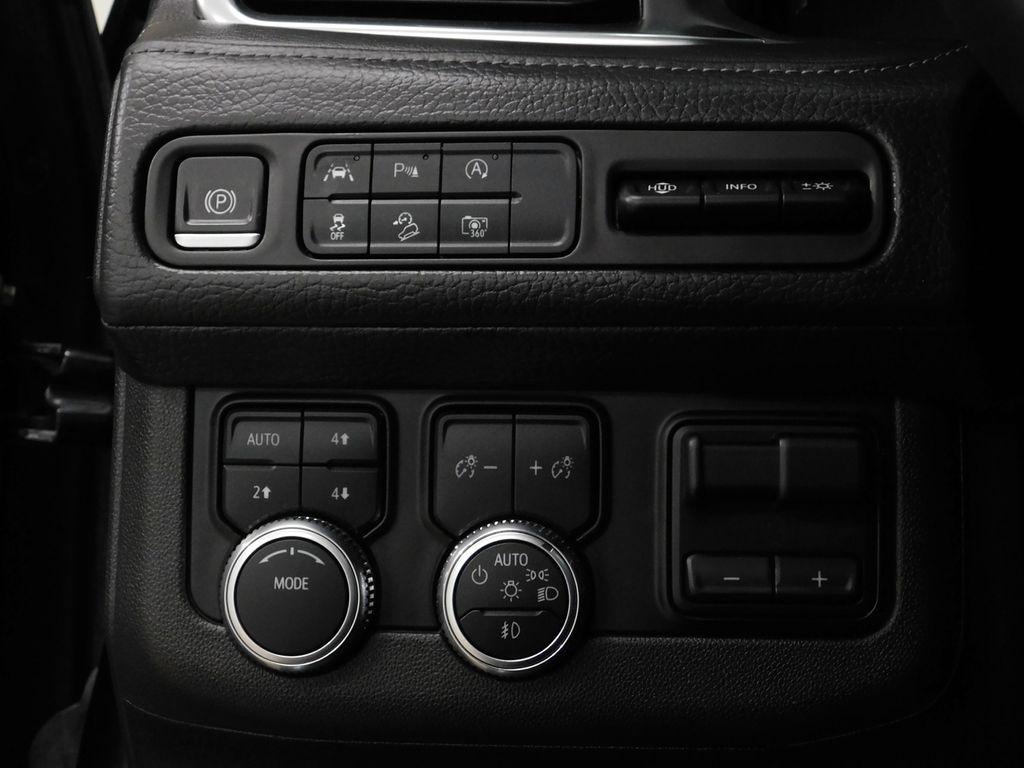 GMC Yukon XL Denali 4WD 2023