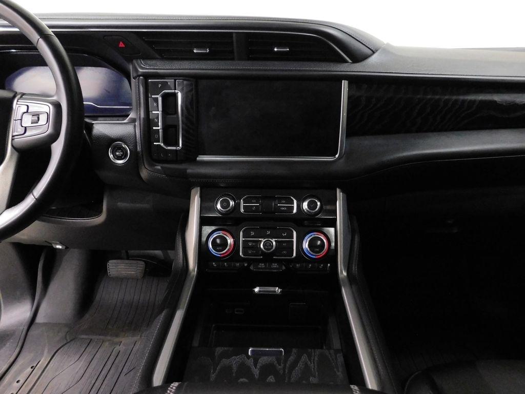 GMC Yukon XL Denali 4WD 2023