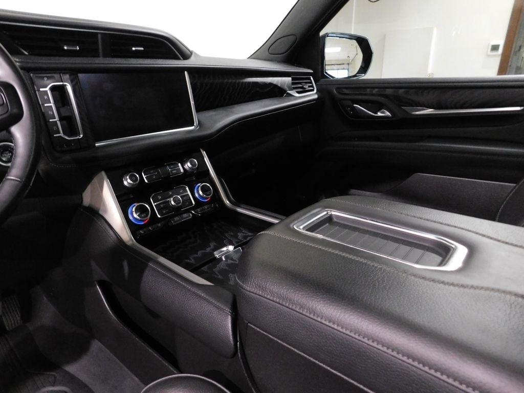 GMC Yukon XL Denali 4WD 2023