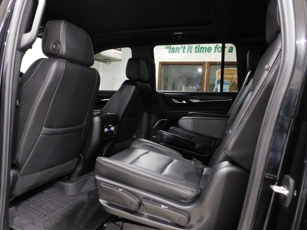 GMC Yukon XL Denali 4WD 2023