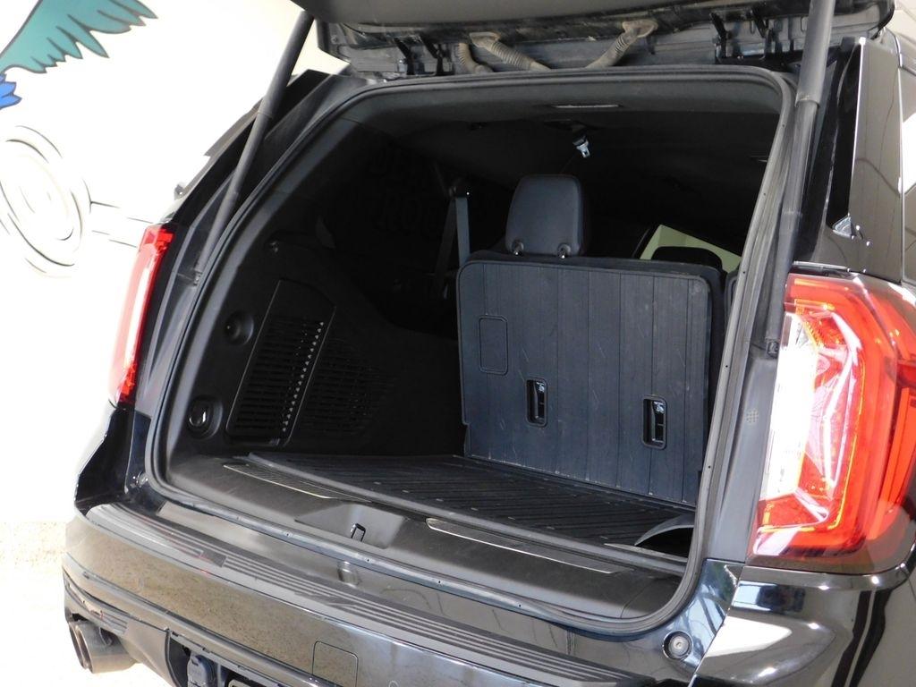 GMC Yukon XL Denali 4WD 2023