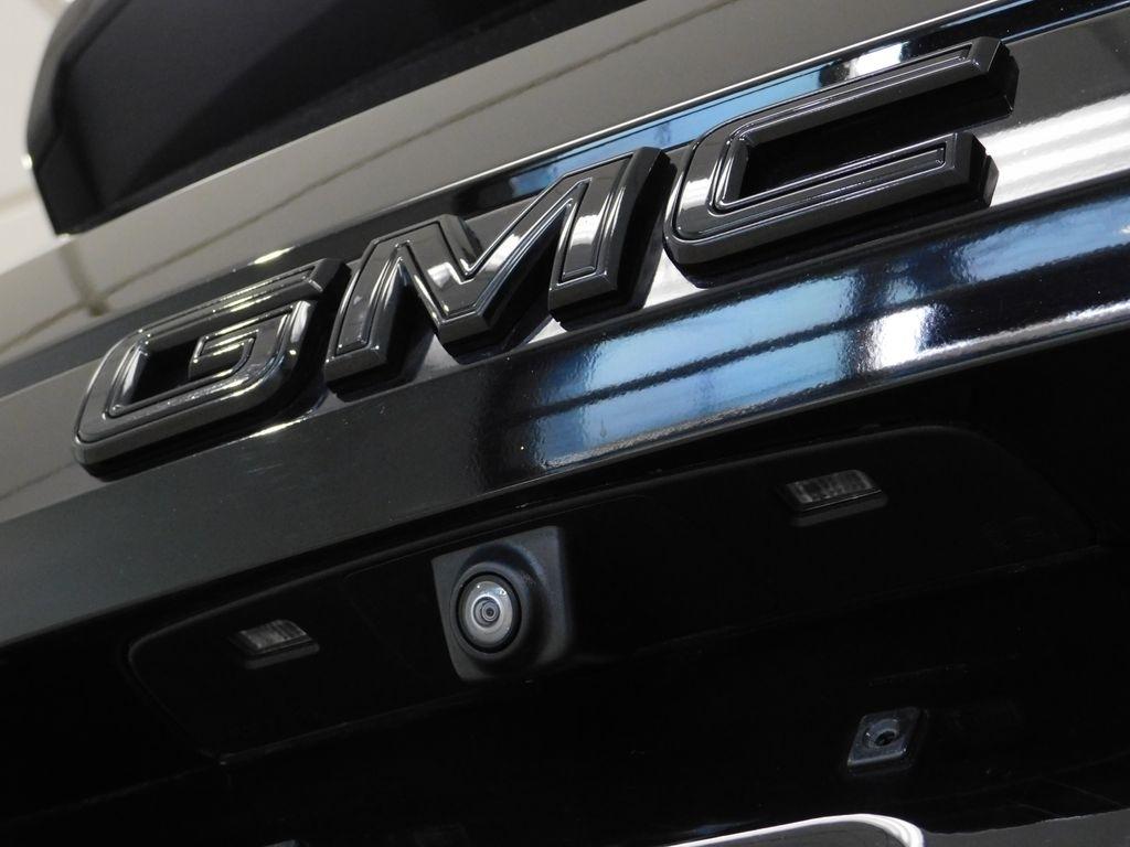 GMC Yukon XL Denali 4WD 2023