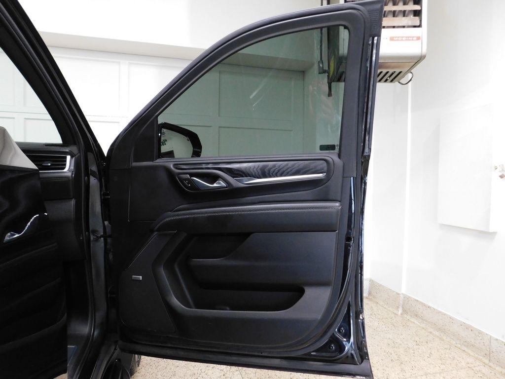 GMC Yukon XL Denali 4WD 2023
