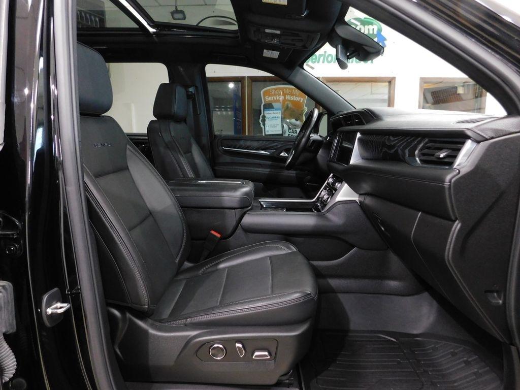 GMC Yukon XL Denali 4WD 2023