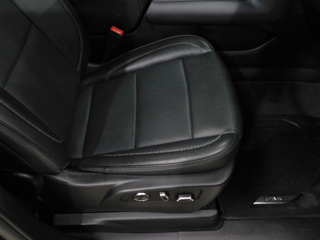 GMC Yukon XL Denali 4WD 2023