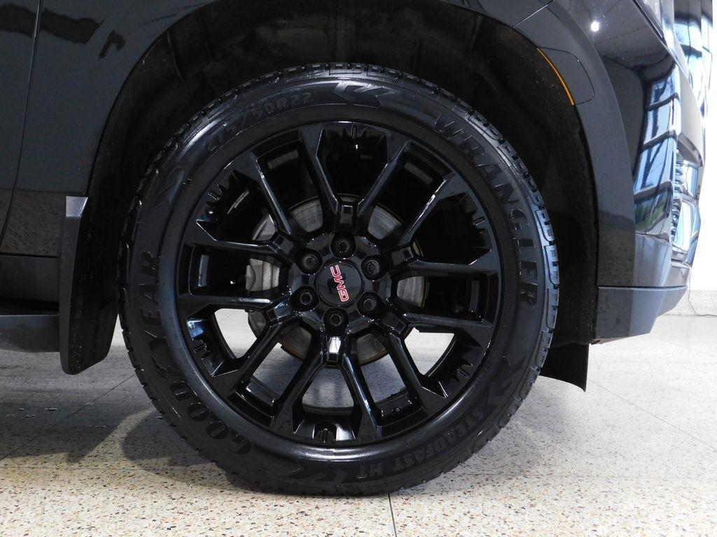 GMC Yukon XL Denali 4WD 2023
