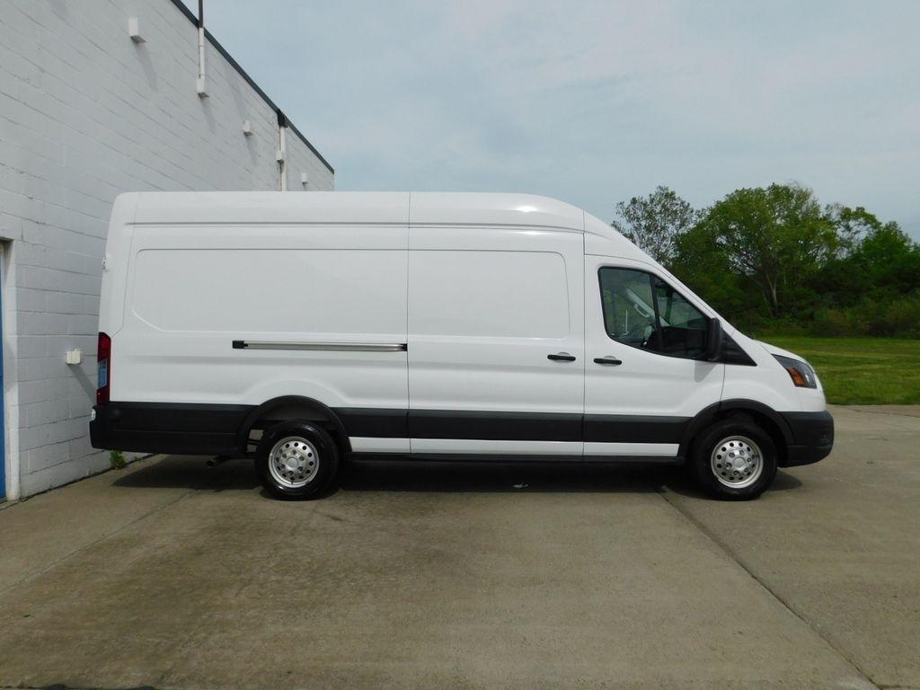 Ford Transit 250 Van High Roof w/Sliding Pass. 148-in. WB EL 2025