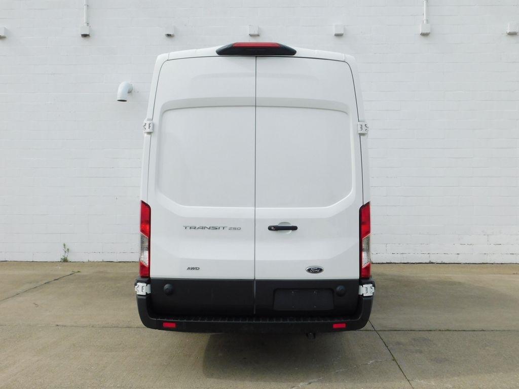 Ford Transit 250 Van High Roof w/Sliding Pass. 148-in. WB EL 2025