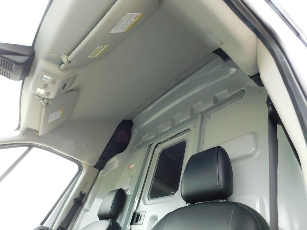 Ford Transit 250 Van High Roof w/Sliding Pass. 148-in. WB EL 2025