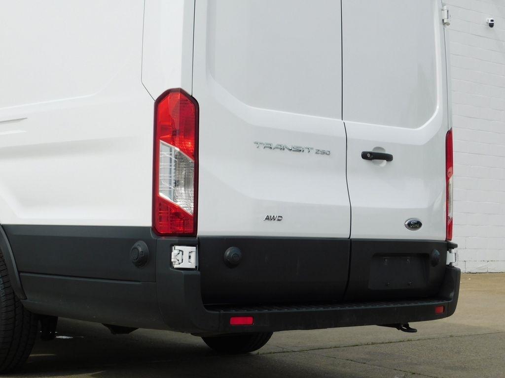 Ford Transit 250 Van High Roof w/Sliding Pass. 148-in. WB EL 2025