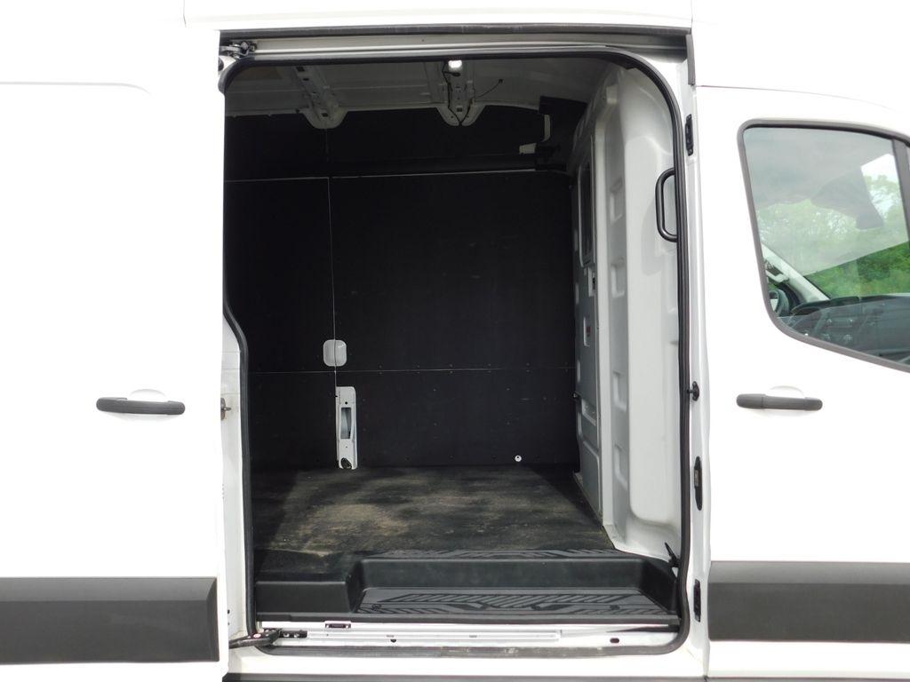 Ford Transit 250 Van High Roof w/Sliding Pass. 148-in. WB EL 2025
