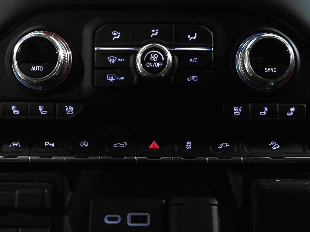GMC Sierra 1500 AT4 Crew Cab Long Box 4WD 2021