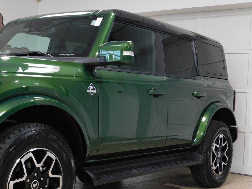 Ford Bronco Outer Banks 4-Door 2025