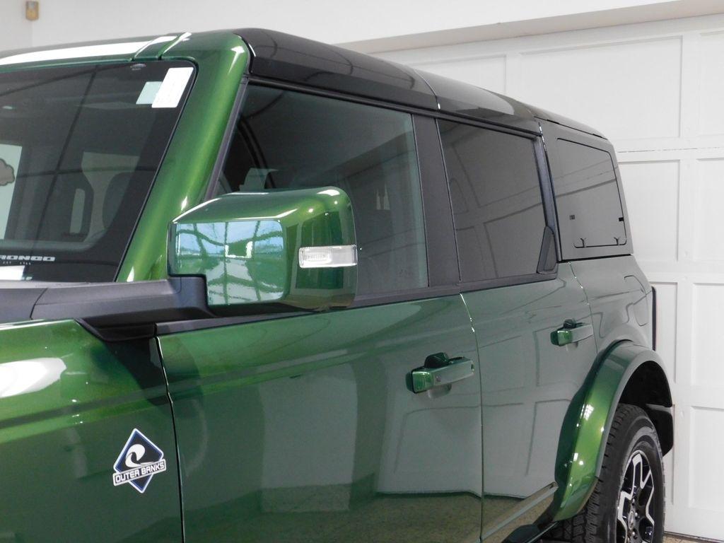 Ford Bronco Outer Banks 4-Door 2025