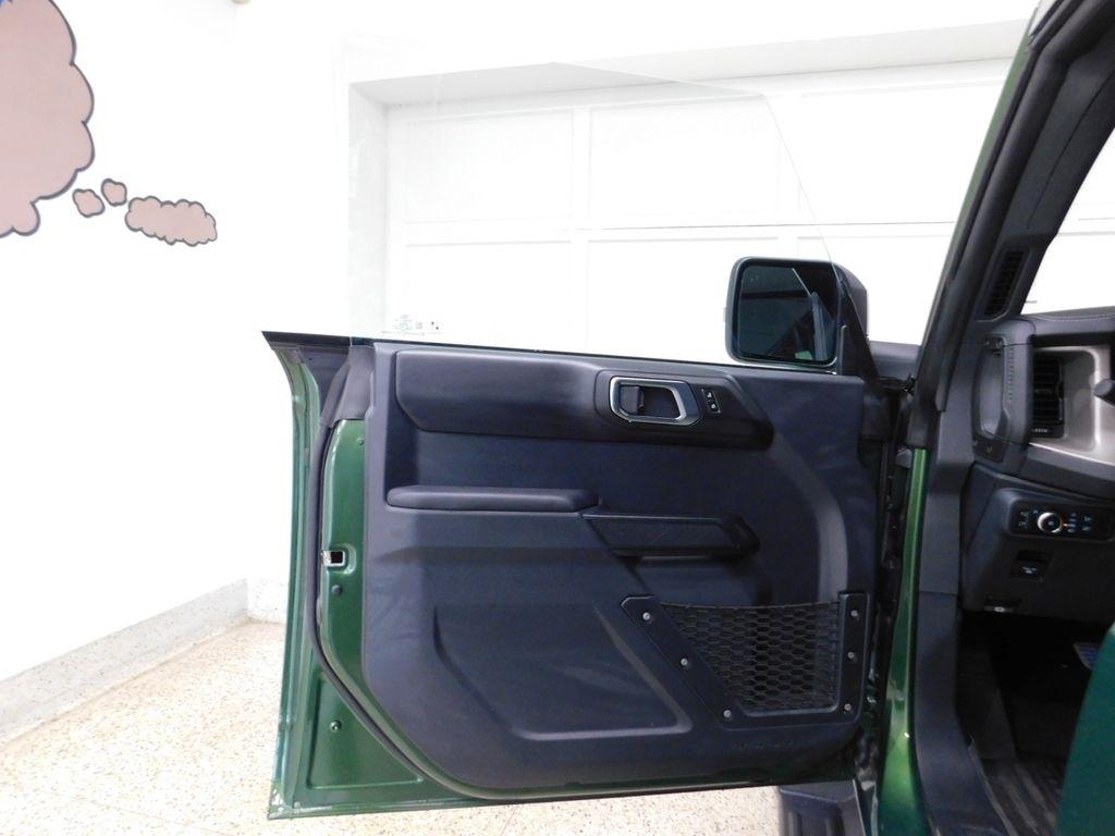 Ford Bronco Outer Banks 4-Door 2025