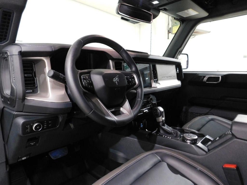 Ford Bronco Outer Banks 4-Door 2025