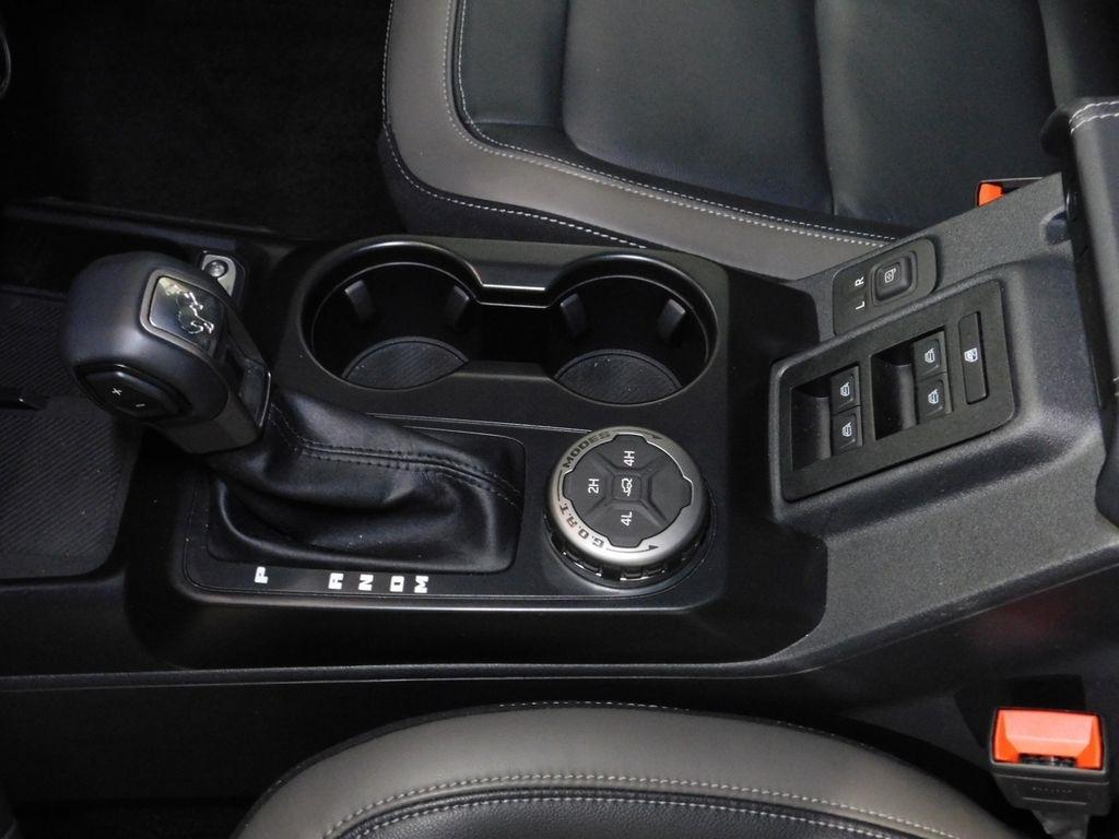 Ford Bronco Outer Banks 4-Door 2025