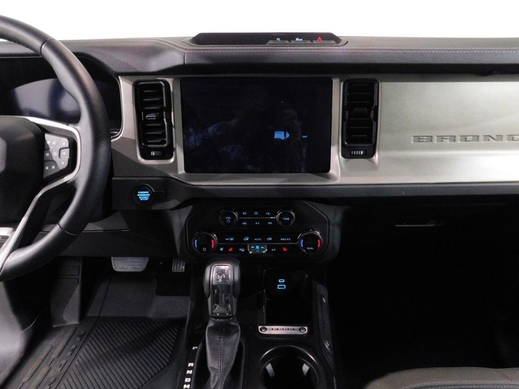 Ford Bronco Outer Banks 4-Door 2025