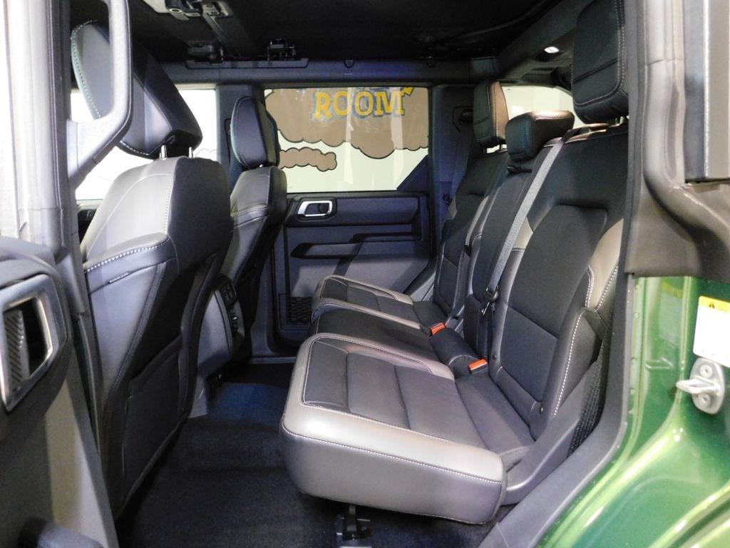 Ford Bronco Outer Banks 4-Door 2025
