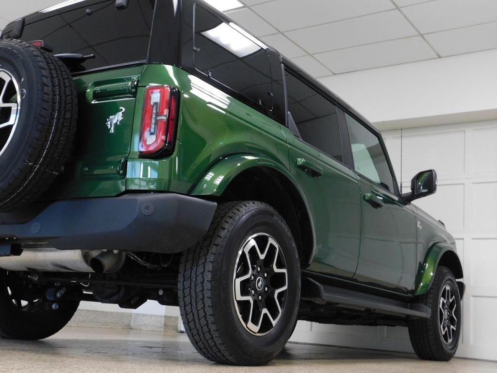 Ford Bronco Outer Banks 4-Door 2025