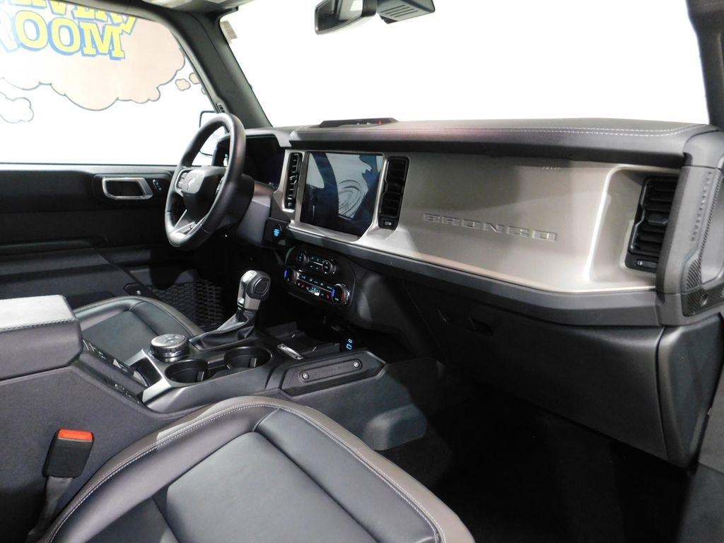 Ford Bronco Outer Banks 4-Door 2025