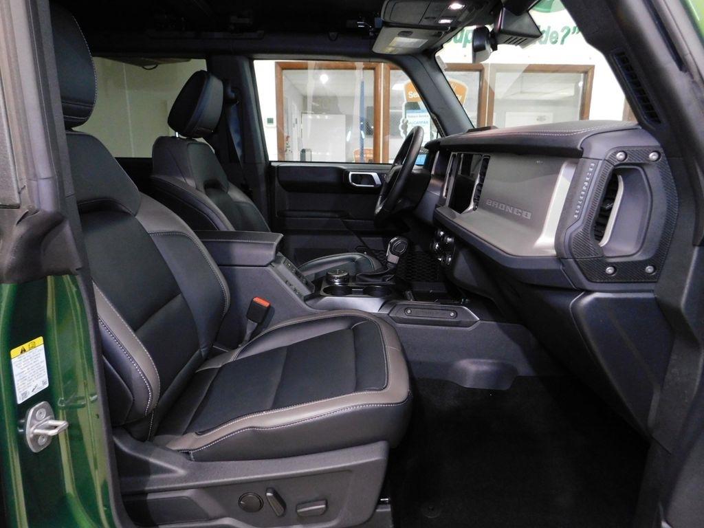 Ford Bronco Outer Banks 4-Door 2025