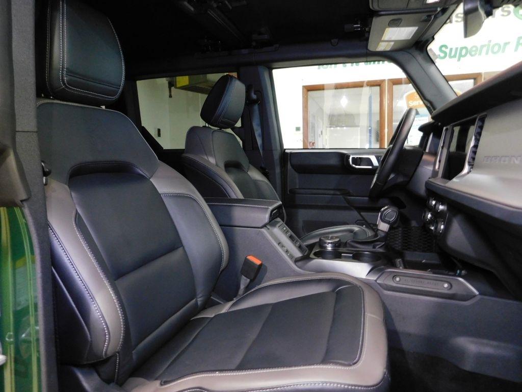Ford Bronco Outer Banks 4-Door 2025