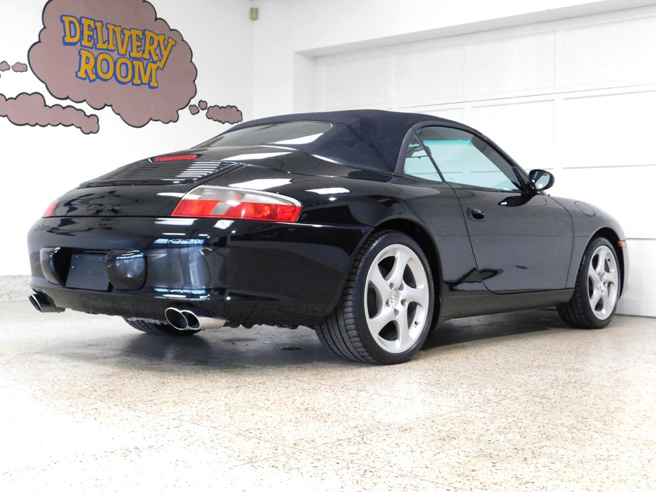 Porsche 911 Carrera Cabriolet 2004