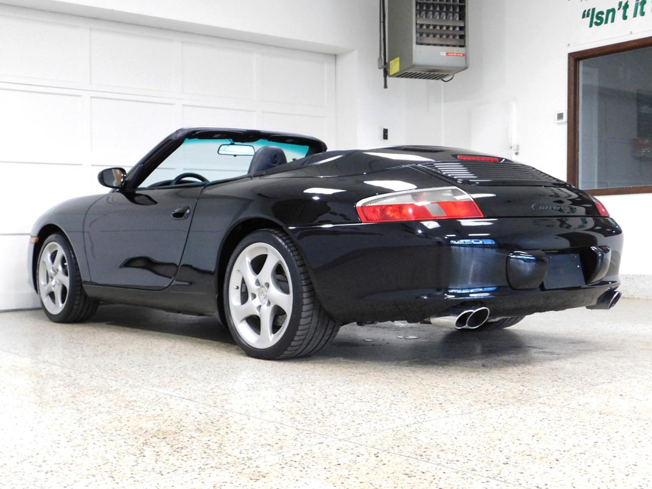 Porsche 911 Carrera Cabriolet 2004