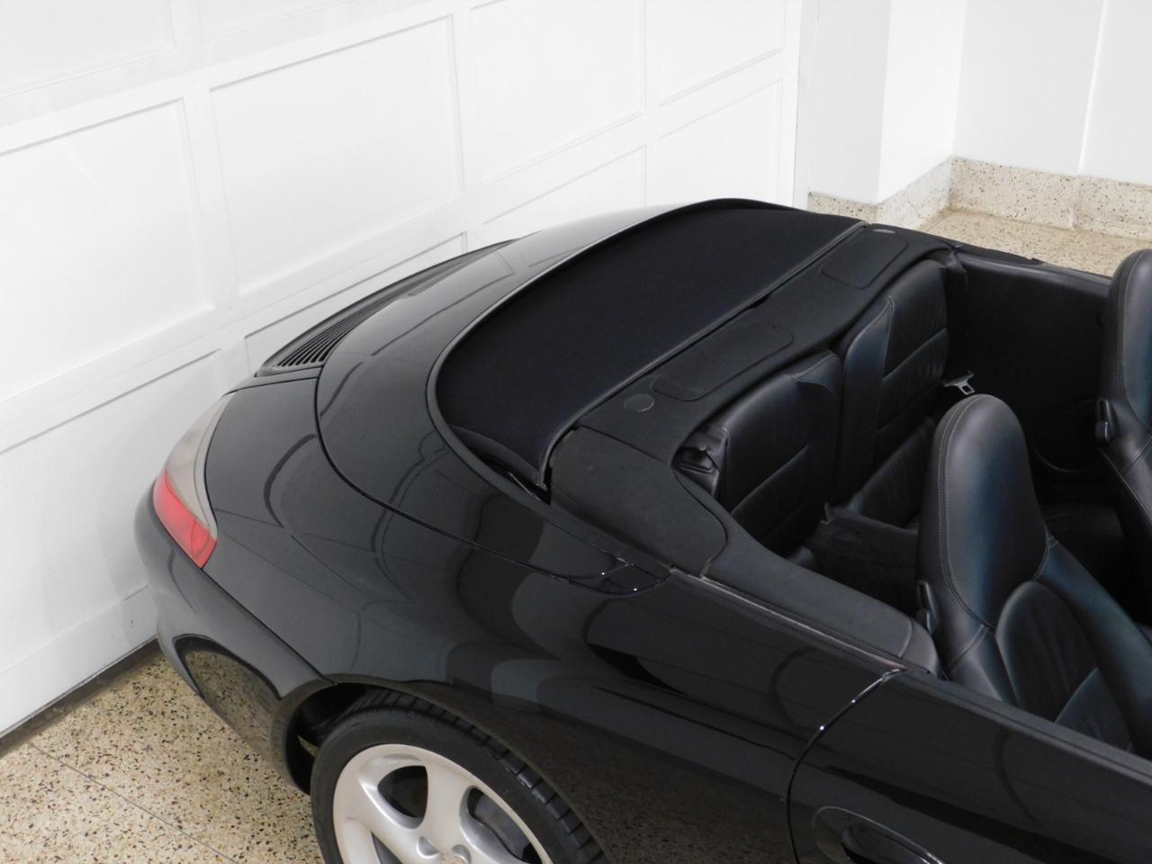 Porsche 911 Carrera Cabriolet 2004