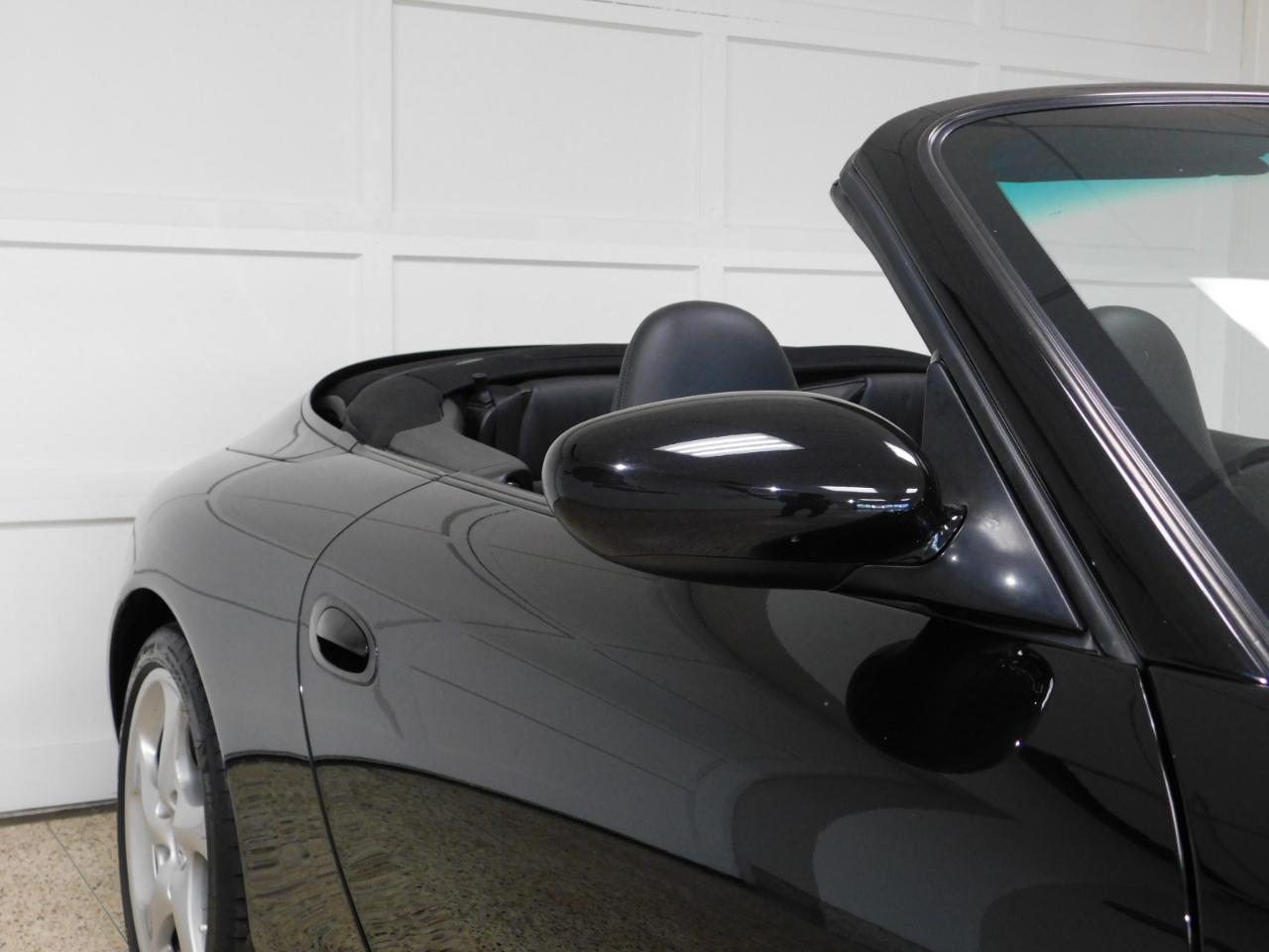 Porsche 911 Carrera Cabriolet 2004