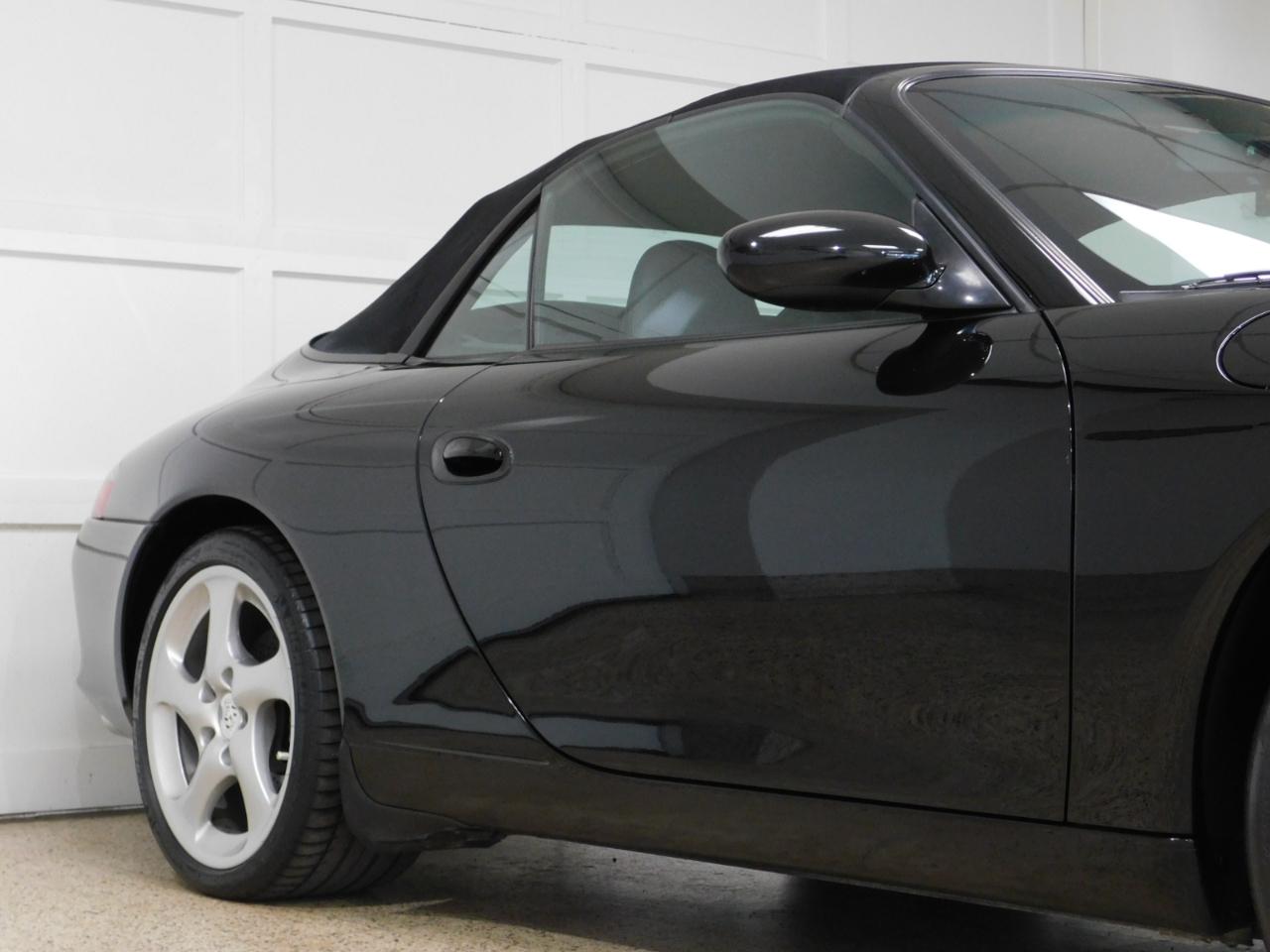 Porsche 911 Carrera Cabriolet 2004