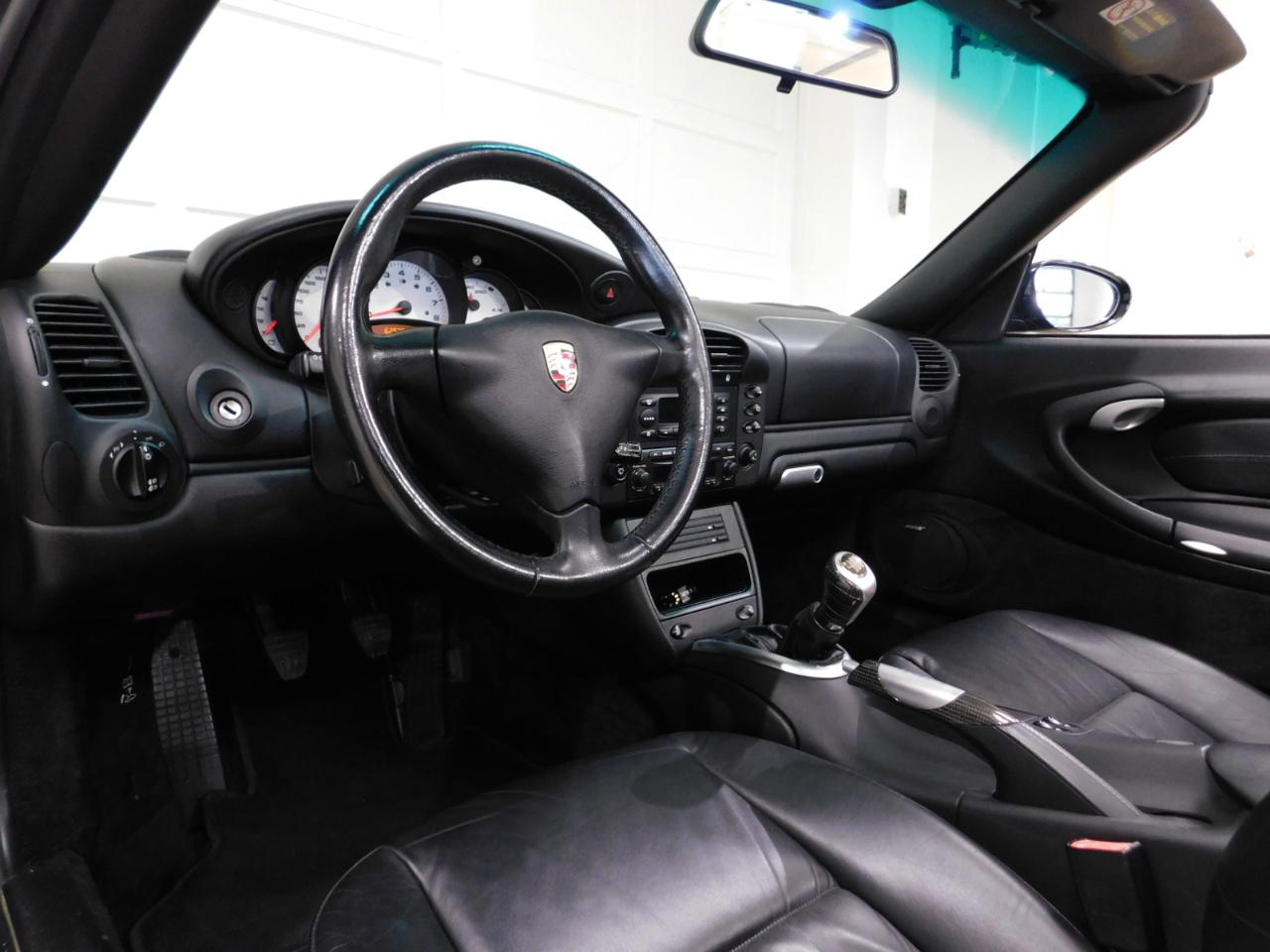 Porsche 911 Carrera Cabriolet 2004