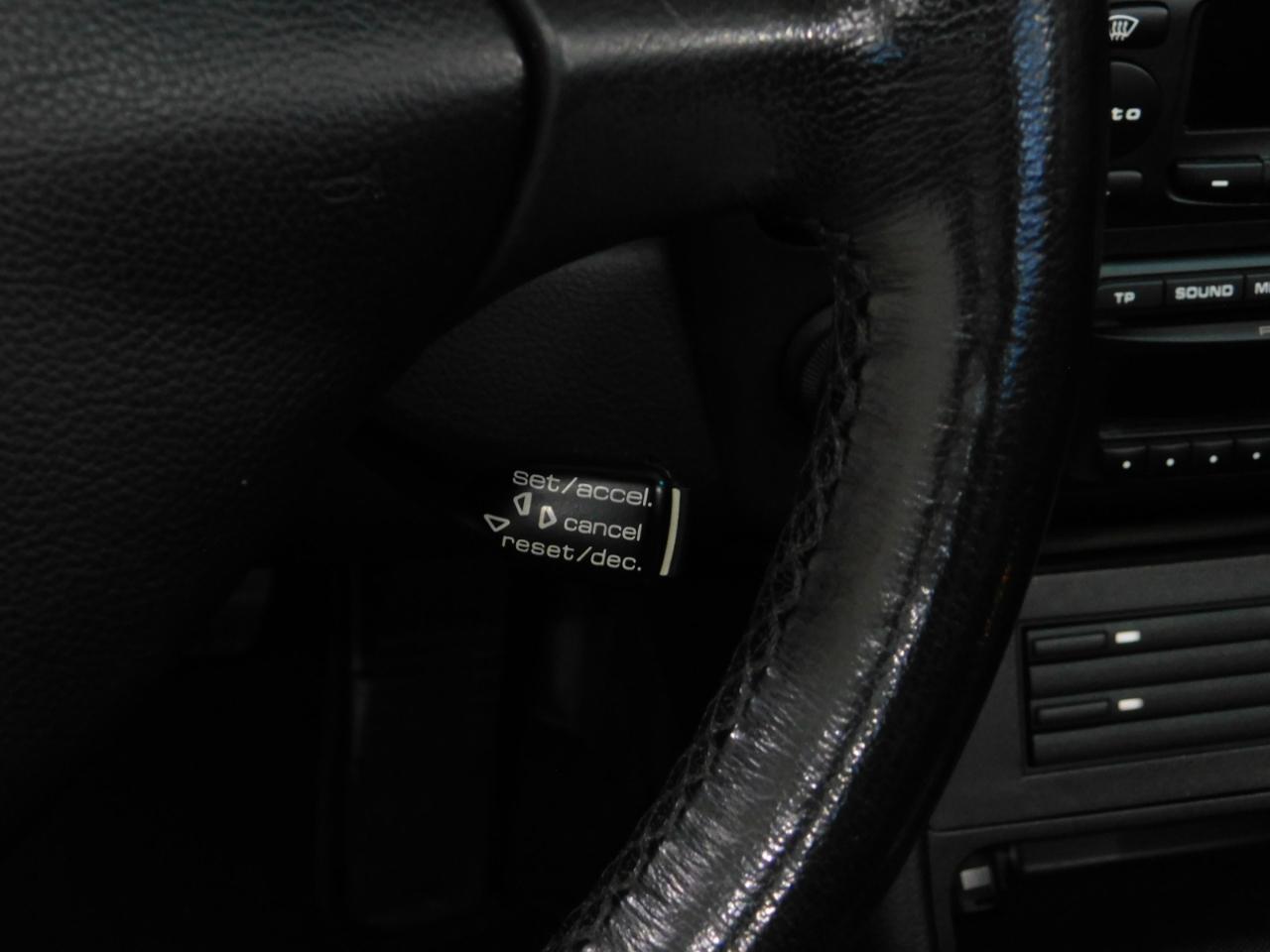 Porsche 911 Carrera Cabriolet 2004