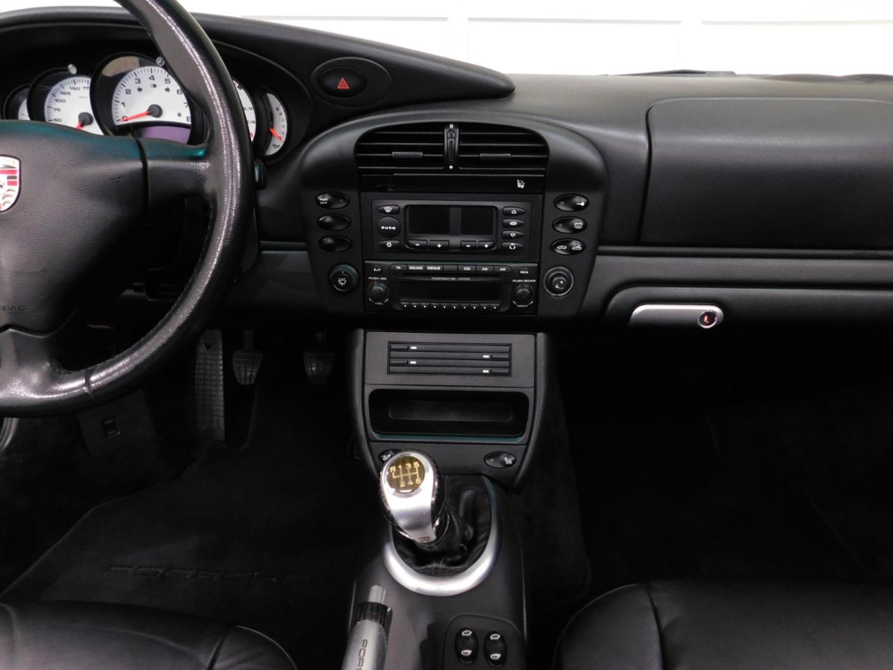 Porsche 911 Carrera Cabriolet 2004