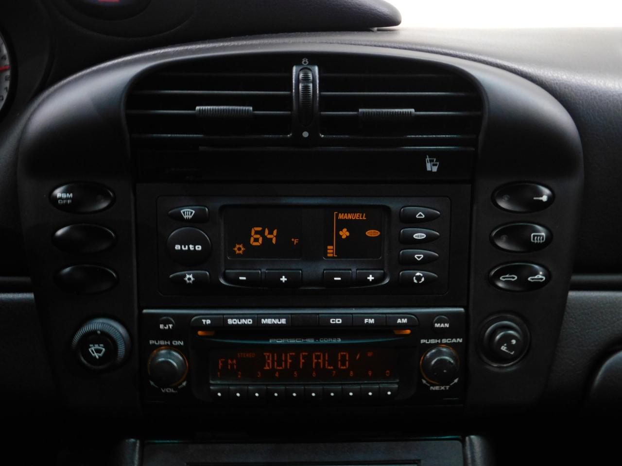 Porsche 911 Carrera Cabriolet 2004