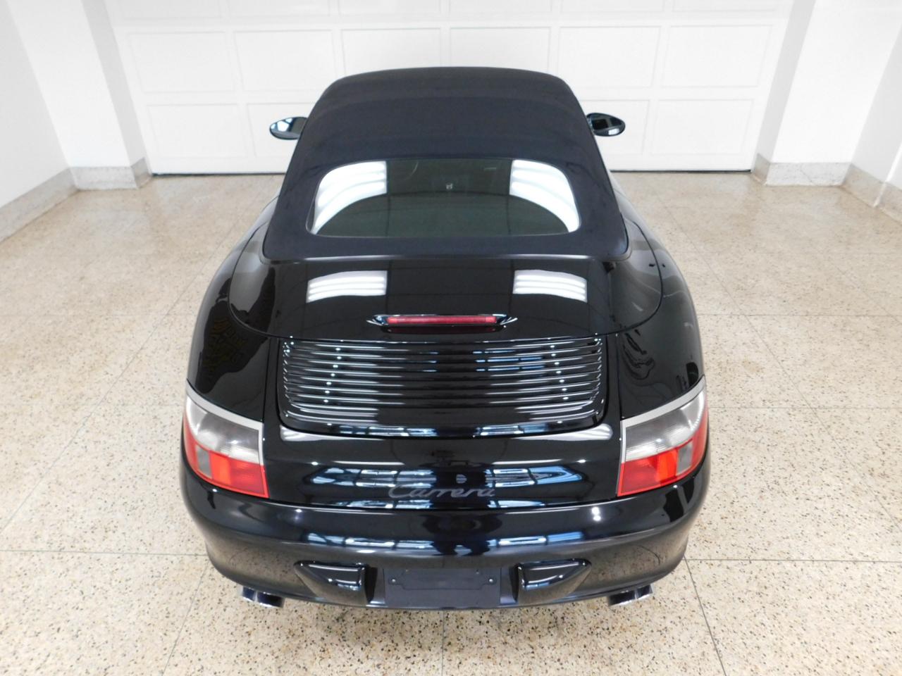 Porsche 911 Carrera Cabriolet 2004