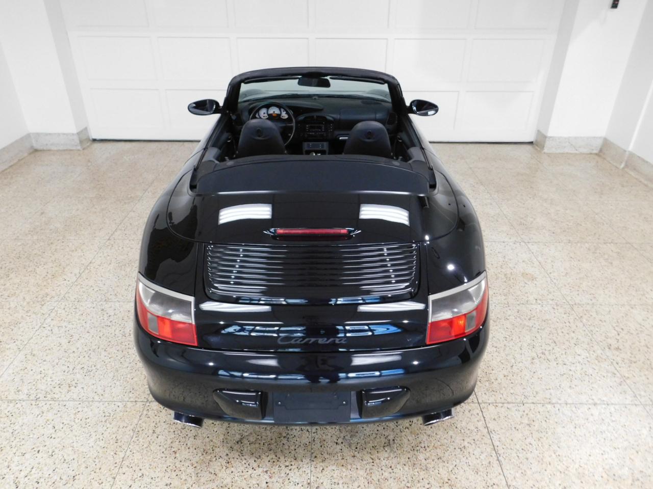 Porsche 911 Carrera Cabriolet 2004
